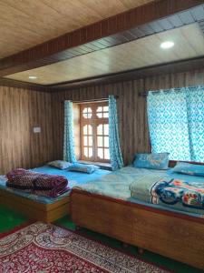 The Himalayan lap