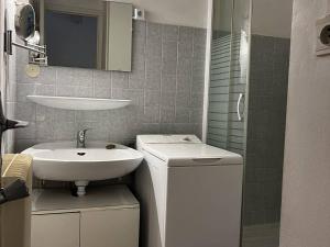 Grand studio lumineux, 4 pers, accès plage, proche commerces, balcon - FR-1-696-71