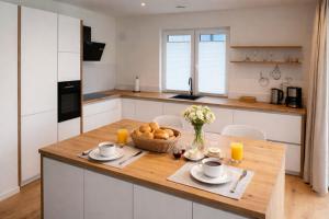 Moderne Wohnung am Flussufer