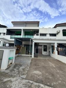 2sty Villa Pangkor - Walking Distance To The Beach