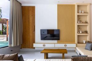 Villa Melisari Canggu 3BR Pool & Jacuzzi