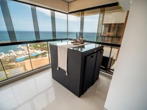 Ocean view 7 min to beach and airport DosLocosDeViaje