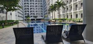 Cozy Stay at Shore Residences MOA Complex