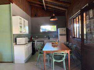 Casa em Barra de Ibiraquera, 650 metros da praia