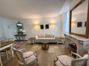 B003 Superbe 2 chambres centre Cannes