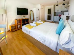 The Blue Island Loft by Hello Homes Sitges