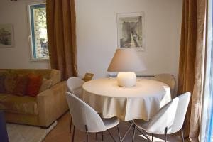Casa Pozzu, 3 bedrooms, private beach, Bonifacio