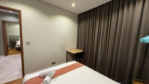 Luxury three bedroom apartment by Sky Suite