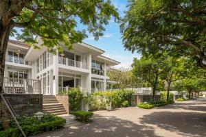 Aqua Luxury Premier Villa Beachfront Private Pool Da Nang Center