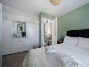 Annora Bar and Accommodation