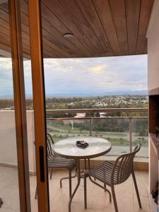 Departamento Alto Villasol, estadio Kempes, Chateau, Cerro de las Rosas, Urca, Siglo 21, Aeropuerto