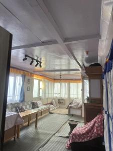 Syabru Nomads Basecamp