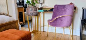 The Orange Fox Lux Room and Hot Tub at The Grumpy Schnauzer Guest House