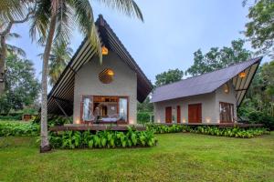 Avora Lake Villas