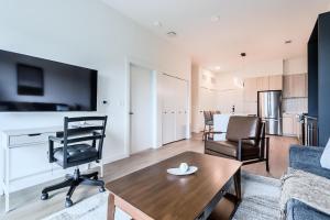 Landing Spectacular 1BD Gym Courtyard