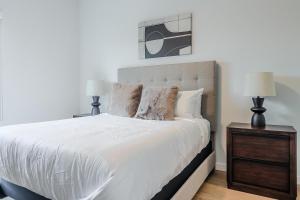 Landing Spectacular 1BD Gym Courtyard