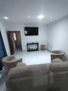 casa amplia de 3 habitaciones con quicho, patio y cochera