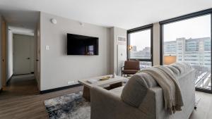 Landing Chic 2BD Rooftop Lounge Yoga Studio