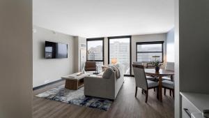 Landing Chic 2BD Rooftop Lounge Yoga Studio