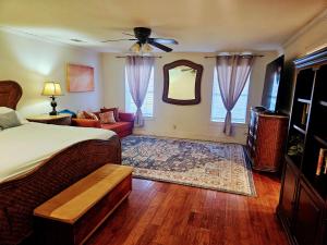 Grand Heritage Home: Steps from Lake Carlsbad