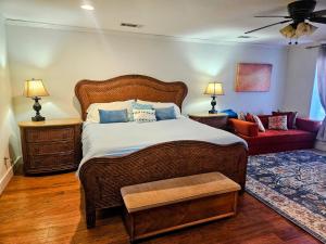 Grand Heritage Home: Steps from Lake Carlsbad