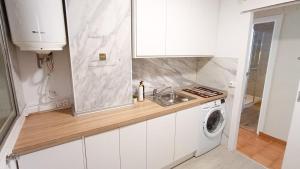 Apartment 50 m from the beach with private parking