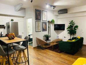 Boutique Studio Athens Hilton near Metro