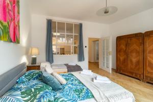 Essence Cracow golden location!