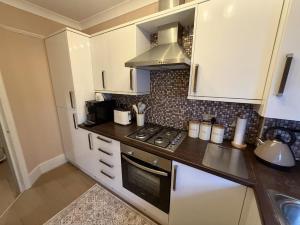 Charming 2-Bed Victorian Flat in Hackney