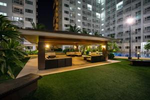 CQ House Luxe Stay with Pool View Near MOA & Airport
