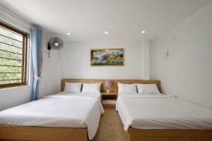 Sea Side Hotel & Music Box