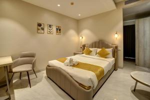 StayBird Capital- Business Hotel, Magarpatta City