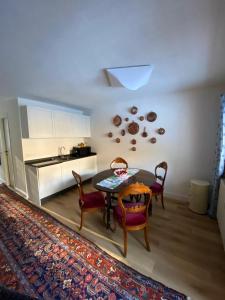 Apartment Clotes Escape