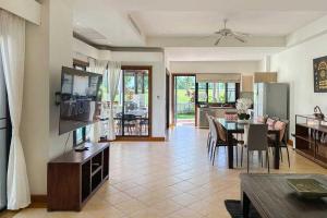Spacious Villa Laguna Fairway, Private Pool #4897