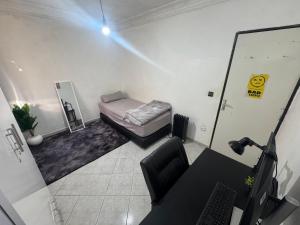 Room close to airport and technopolis