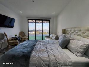 Brisa Serena Apartamento con parqueo y gran terraza en La Escalón