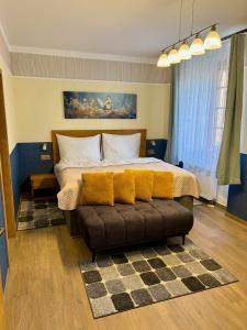 Golden Wood Apartments