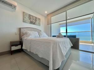 Palmetto Sunset Ocean Front Cartagena Laguito 2903