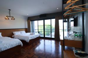 No 9 Hostel and Cafe