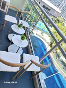 Luxury Escape Staycation Beach in Santorini