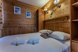 Comfy Ski-Side Hideaway w Views