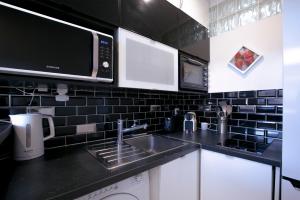 1 Bedroom next to Champs Elysees