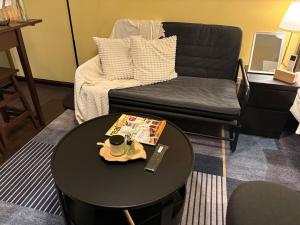 Ashen & Oak Homestay - Knightsbridge Residences