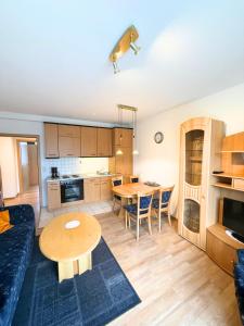 Apartment "Seerobbe" hundefreundlich mit Südbalkon, Sauna und Parkplatz - 200m zum Deich