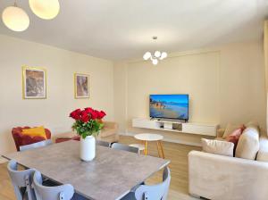 White Moon Apartment 302