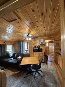 Cabin 4 Lakeview Cabin Hot Tub Sauna