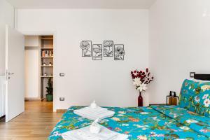 Vatican large deluxe suite apartment on Metro