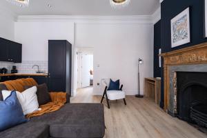 Stylish First Floor Apartment - Sleeps 4