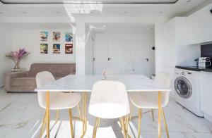 Appartement 2 Chambres climatisé I Terrasse Parking gratuit I 200m Mer I Nice Californie