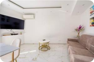 Appartement 2 Chambres climatisé I Terrasse Parking gratuit I 200m Mer I Nice Californie